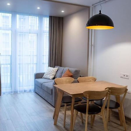 Dream Life Apartment Lviv Dış mekan fotoğraf